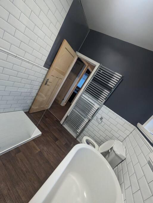 3 Bed Home, Pool-hot Tub & Ev Charger