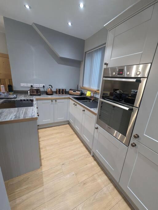 Holiday home 3 Bed Home, Pool-hot Tub & Ev Charger Darlington (Durham)