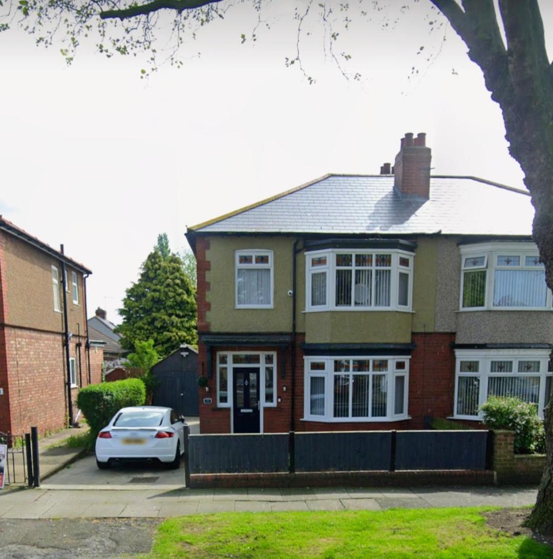 3 Bed Home, Pool-hot Tub & Ev Charger