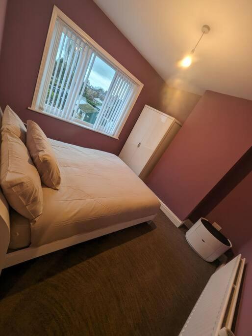 3 Bed Home, Pool-hot Tub & Ev Charger